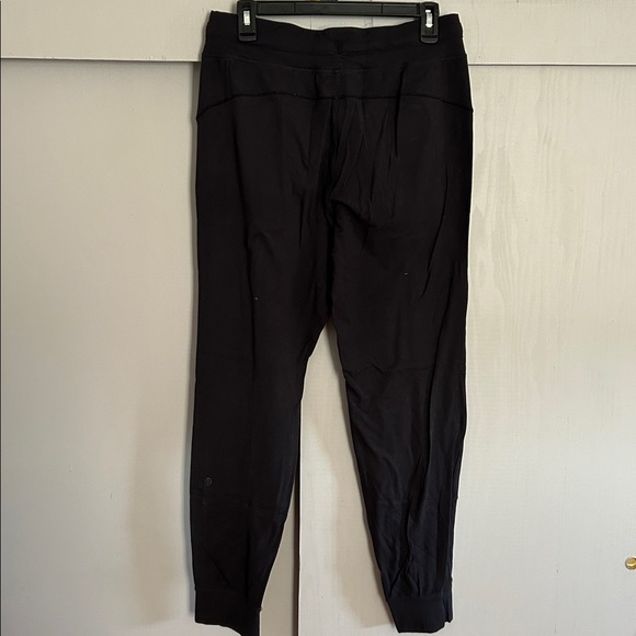 Lululemon joggers - Picture 3 of 5